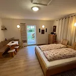 Alma Hof Vendeghaz Daire Boldogasszonyfa